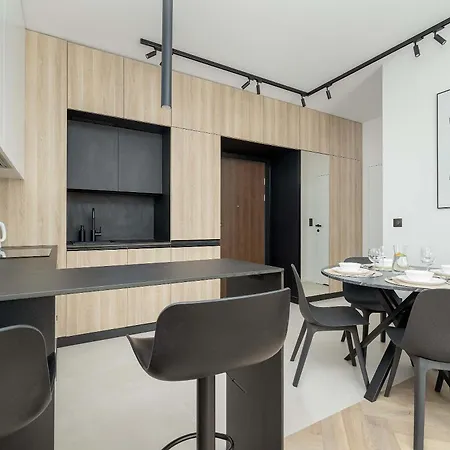 Stylish With River Views And Garage In By Renters シュチェチン