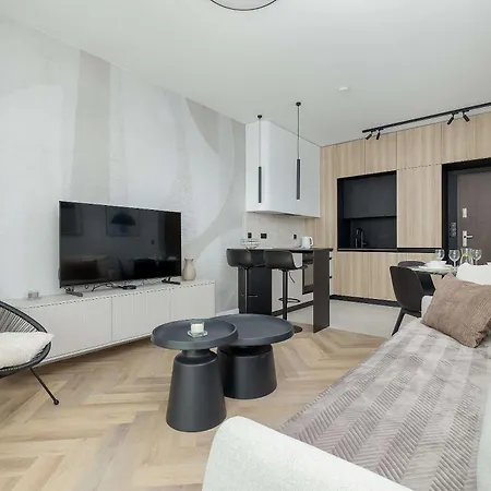 Stylish With River Views And Garage In By Renters * シュチェチン