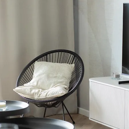 Stylish With River Views And Garage In By Renters アパート シュチェチン