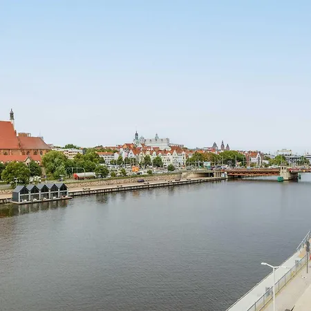 アパート Stylish With River Views And Garage In By Renters